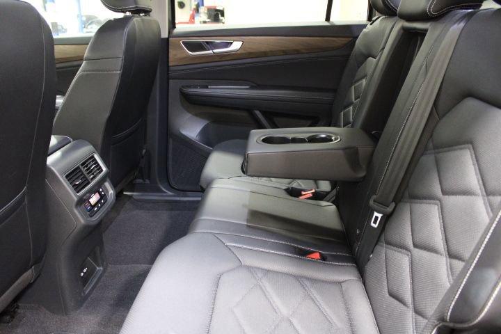 Used 2024 Volkswagen Atlas SE image 38