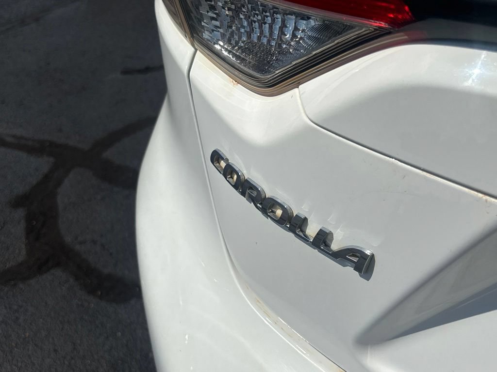 Used 2022 Toyota Corolla LE FWD image 30