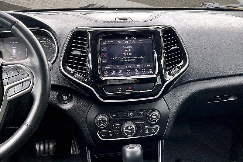 Used 2019 Jeep Cherokee Limited AWD/4WD image 5