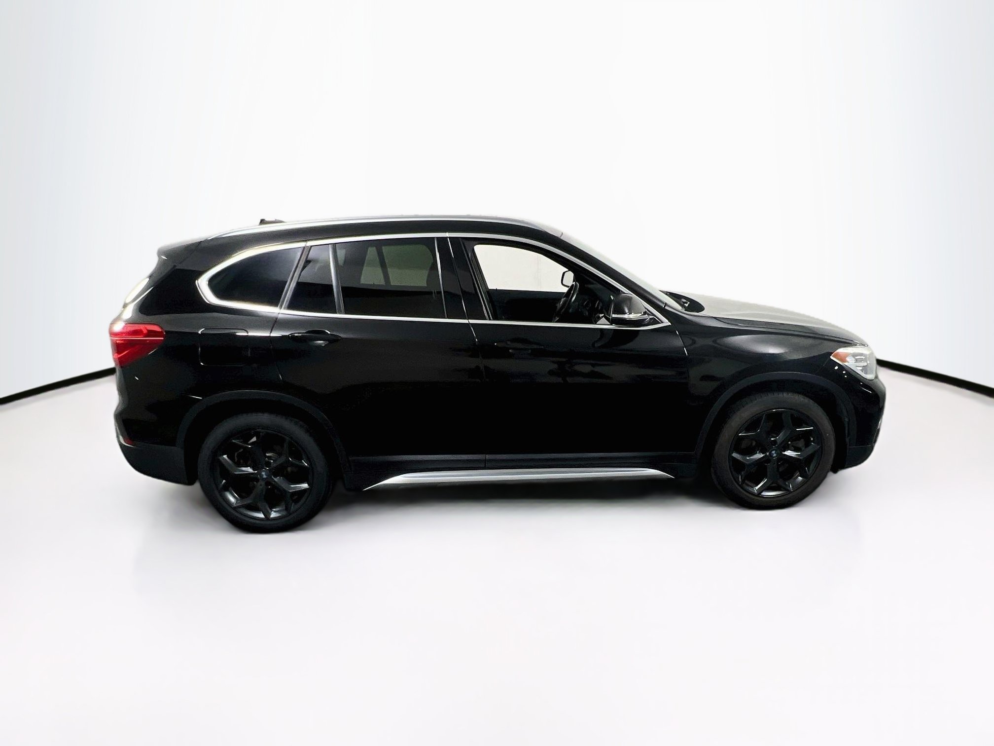 Used 2018 BMW X1 xDrive28i AWD/4WD image 4