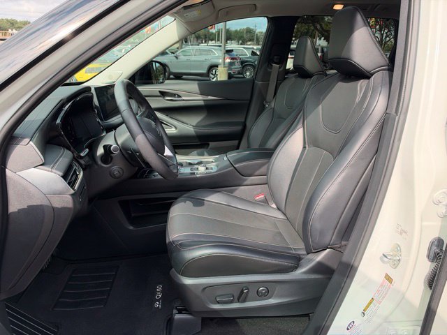 Used 2023 INFINITI QX60 Luxe w/ Performance Audio Package FWD image 12