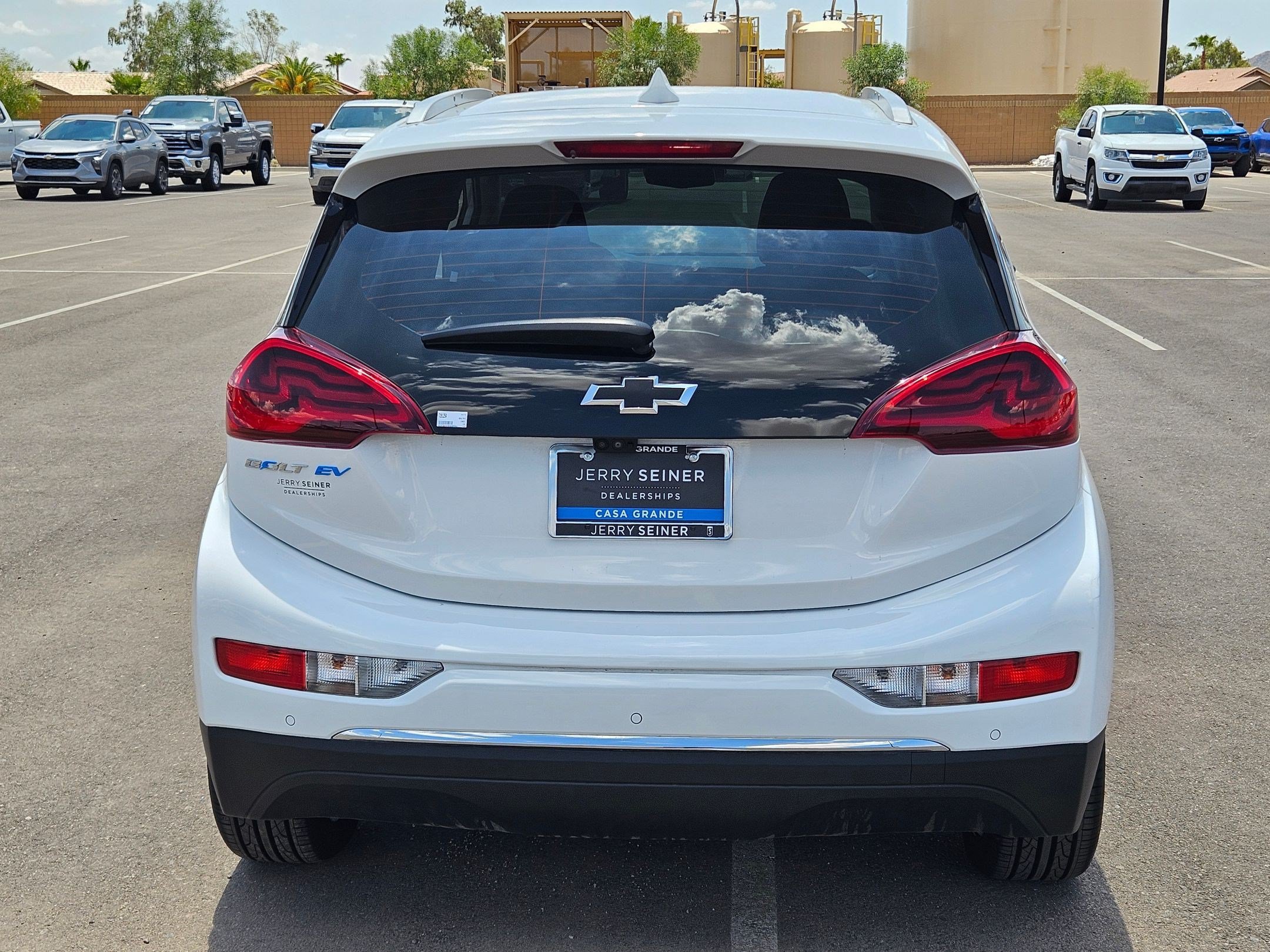 Certified 2019 Chevrolet Bolt Premier w/ Infotainment Package FWD image 4