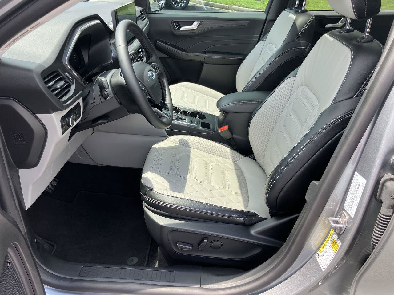 Used 2024 Ford Escape SE w/ PHEV Premium Package FWD image 15