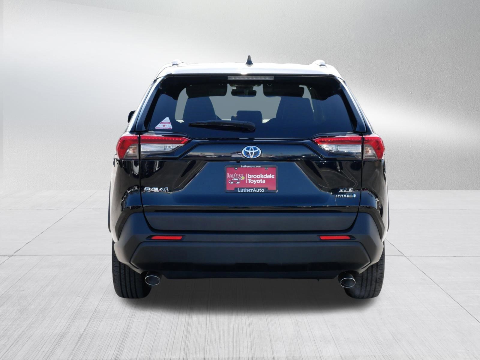 Certified 2022 Toyota RAV4 XLE Premium AWD/4WD image 6
