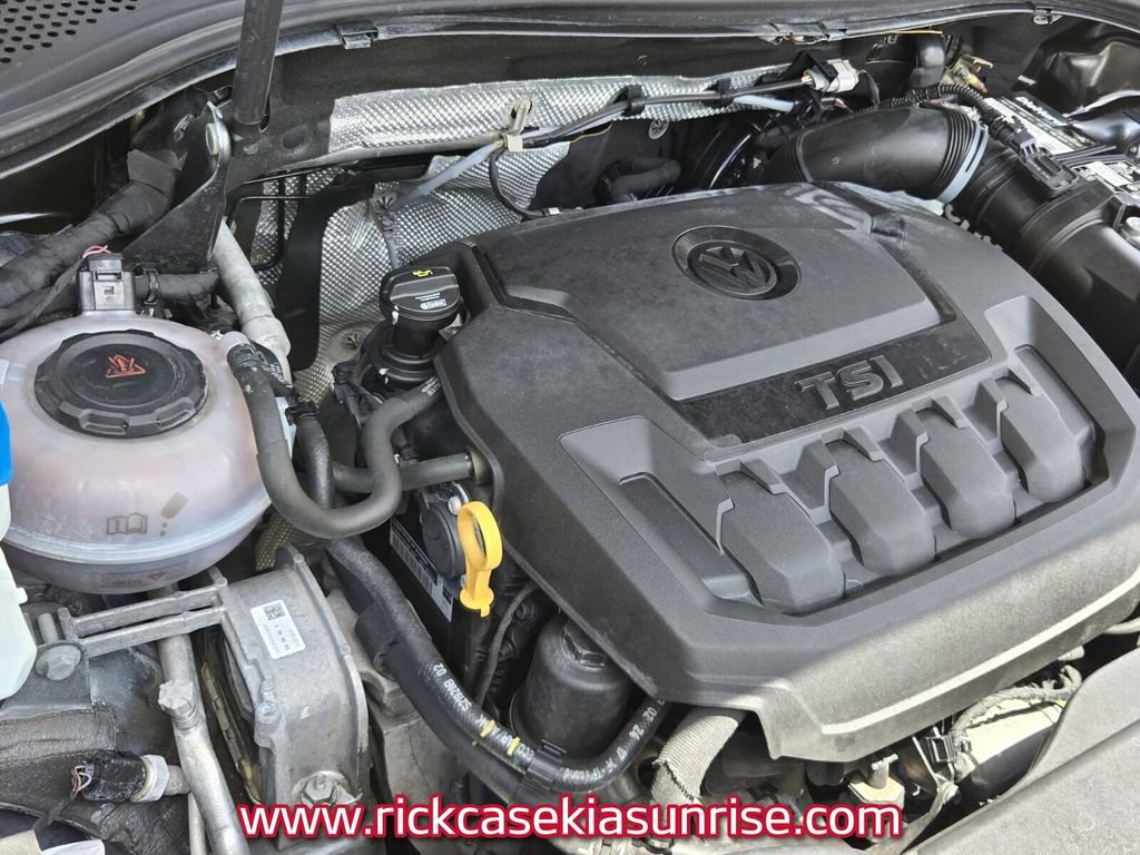 Used 2018 Volkswagen Tiguan SE FWD image 19