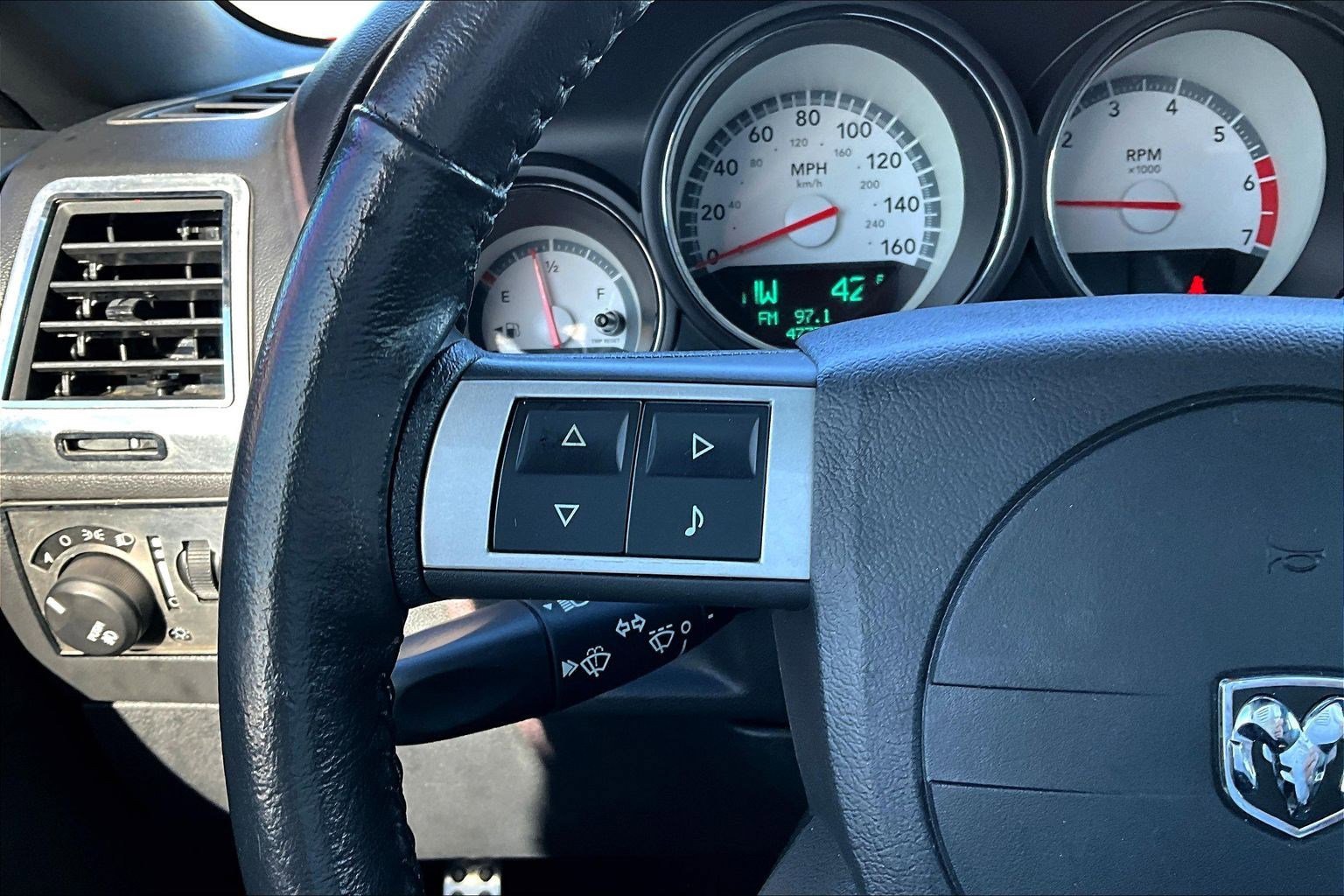Used 2010 Dodge Challenger R/T RWD image 11