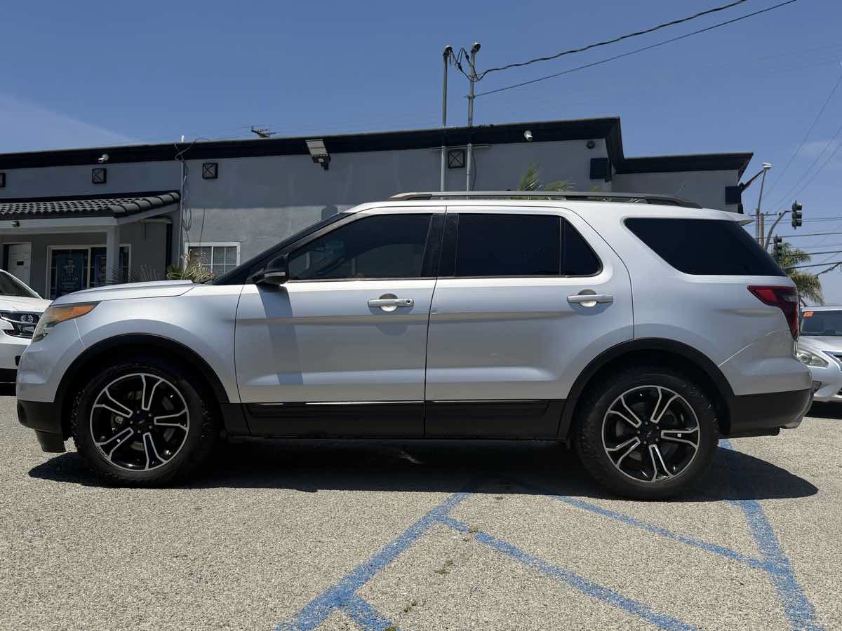 Used 2015 Ford Explorer Sport w/ Equipment Group 401A AWD/4WD image 2