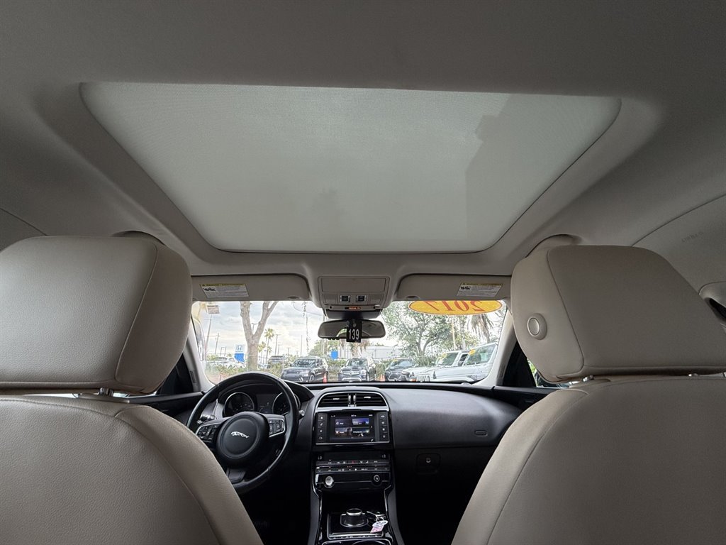 Used 2017 Jaguar XE Premium RWD image 19