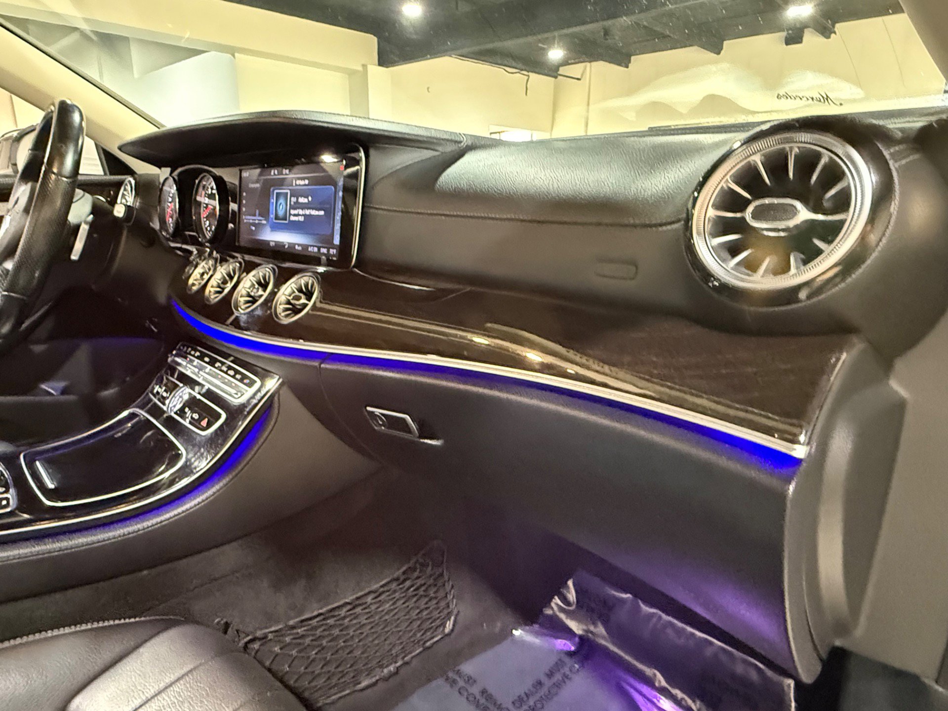 Used 2018 Mercedes-Benz E 400 4MATIC Cabriolet image 31