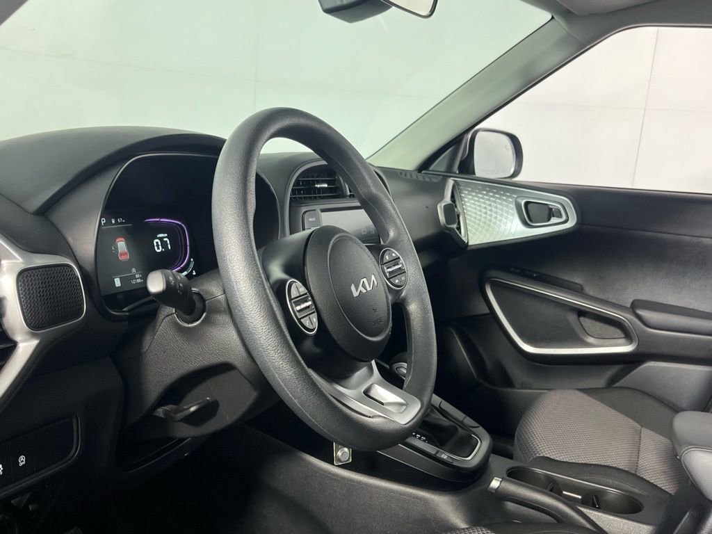 Used 2025 Kia Soul LX image 21
