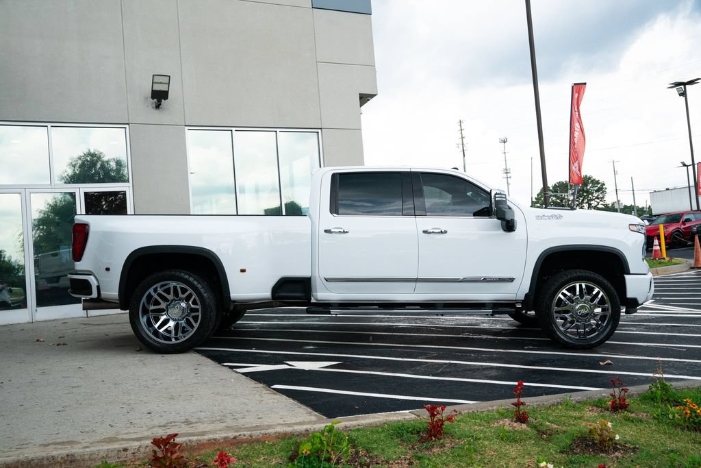 Used 2024 Chevrolet Silverado 3500 High Country AWD/4WD image 10