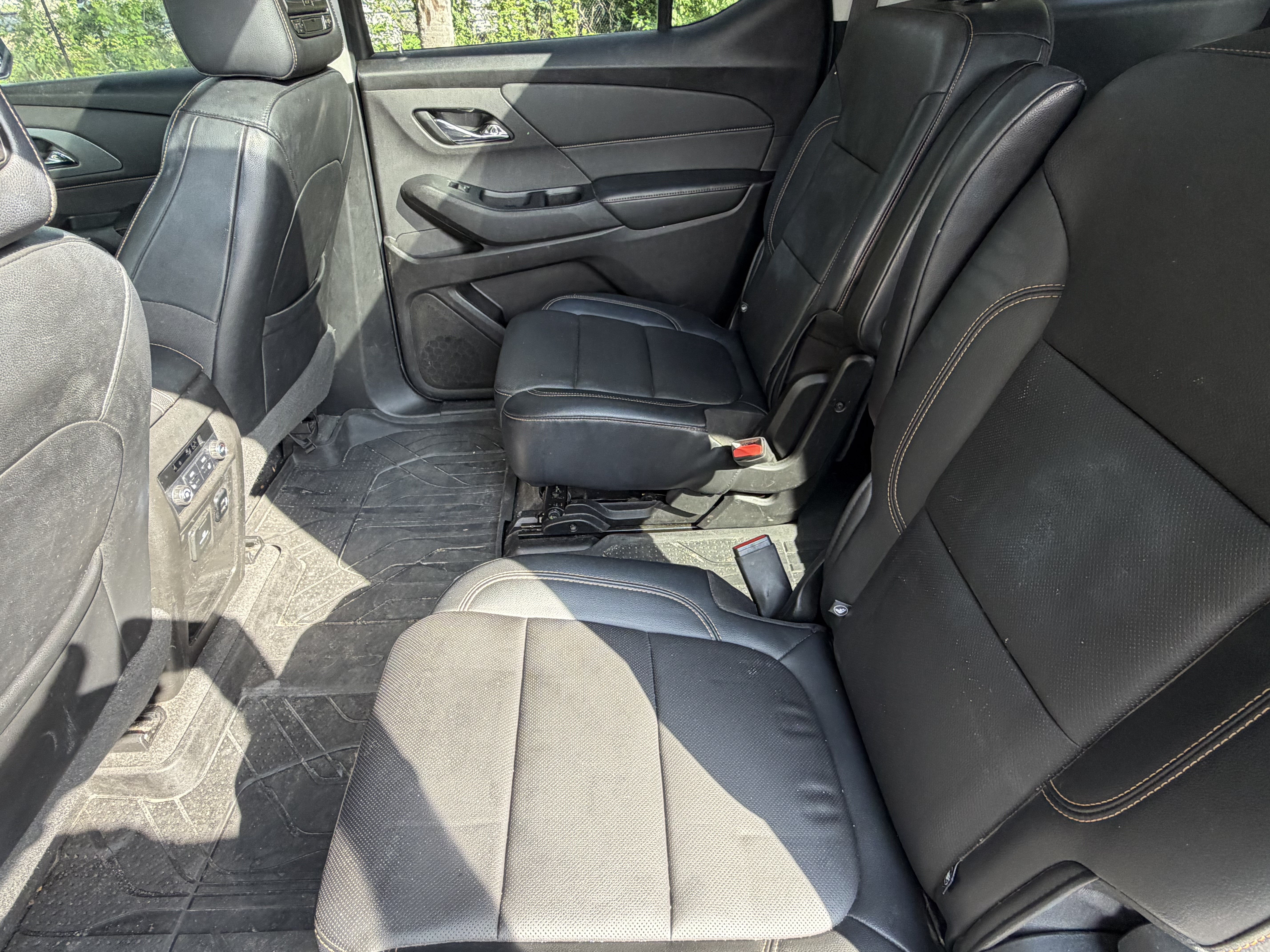 Used 2018 Chevrolet Traverse Premier w/ Redline Edition FWD image 31