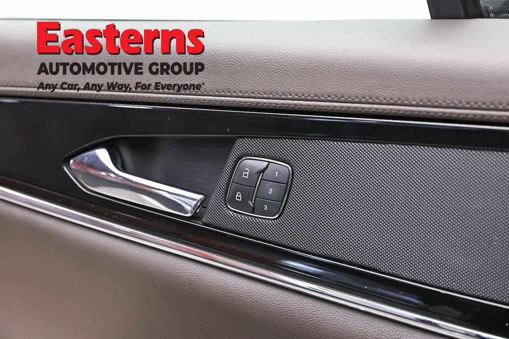 Used 2022 Lincoln Nautilus AWD w/ Premium Package image 23