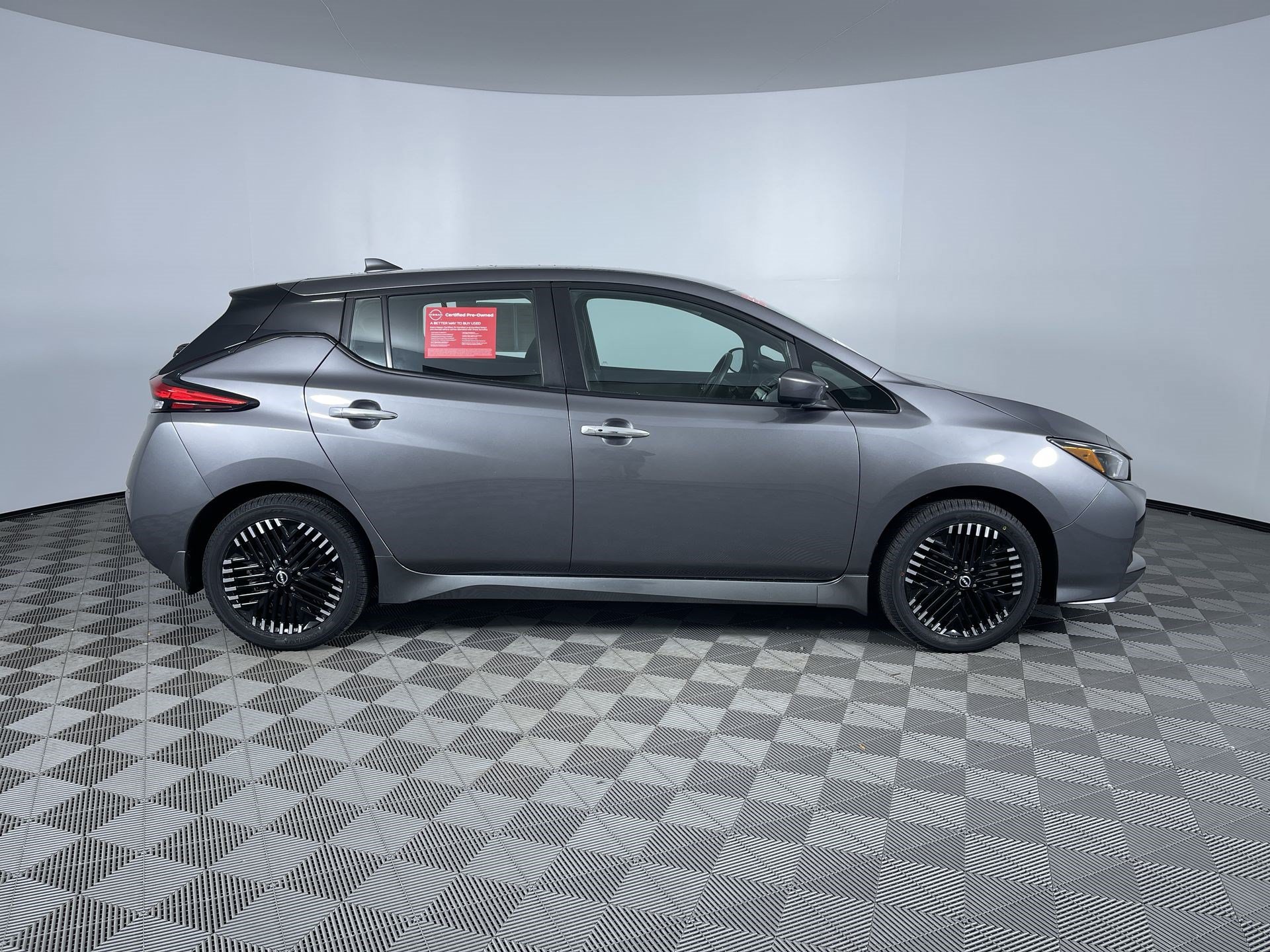 Certified 2024 Nissan Leaf SV Plus FWD image 10