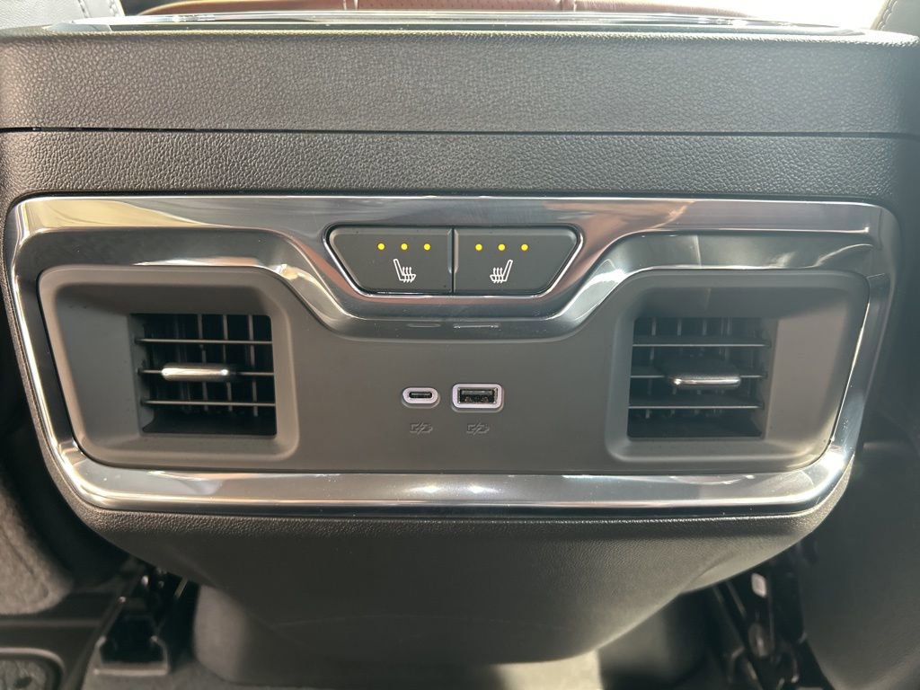 Used 2024 GMC Sierra 2500 Denali Ultimate image 17
