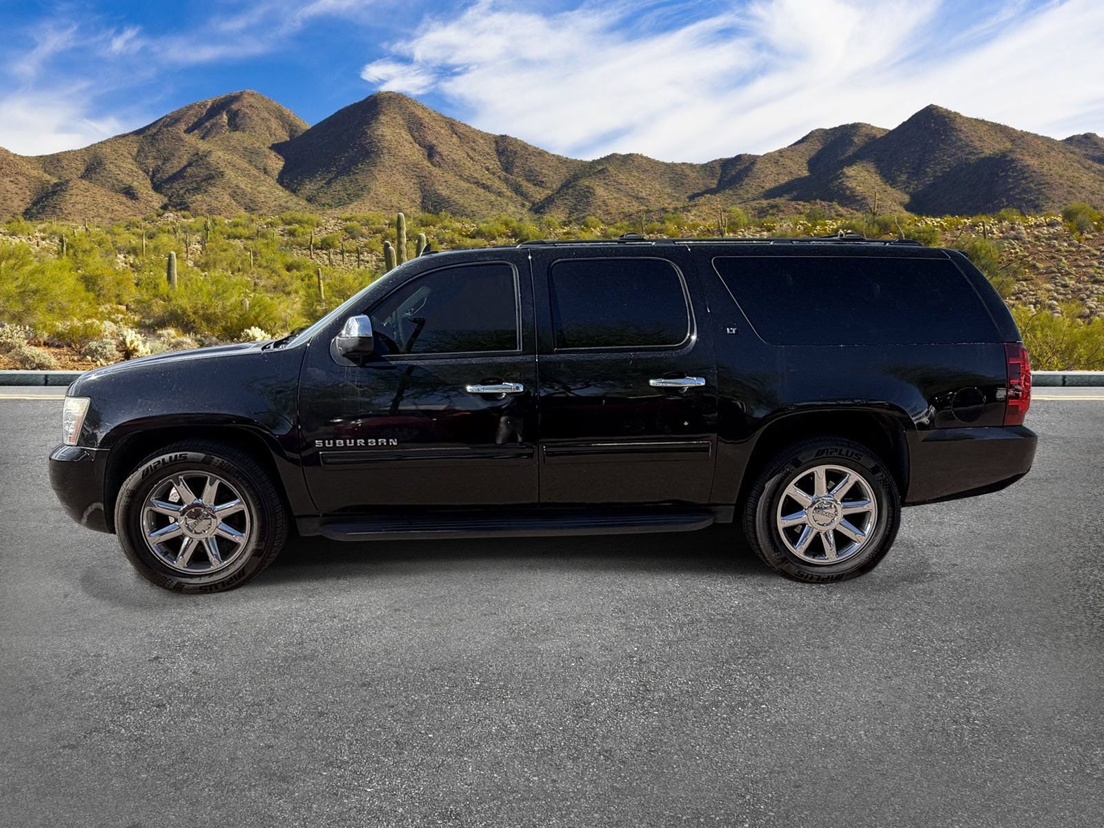 Used 2014 Chevrolet Suburban LT RWD image 6