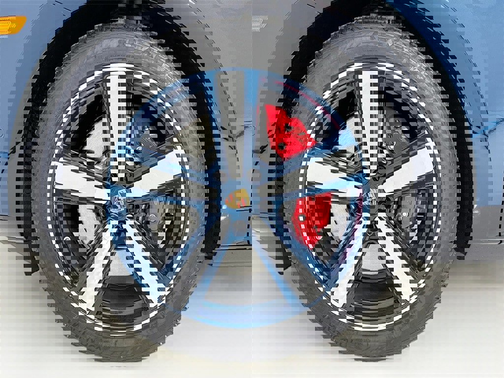 New 2026 Porsche Cayenne GTS image 32