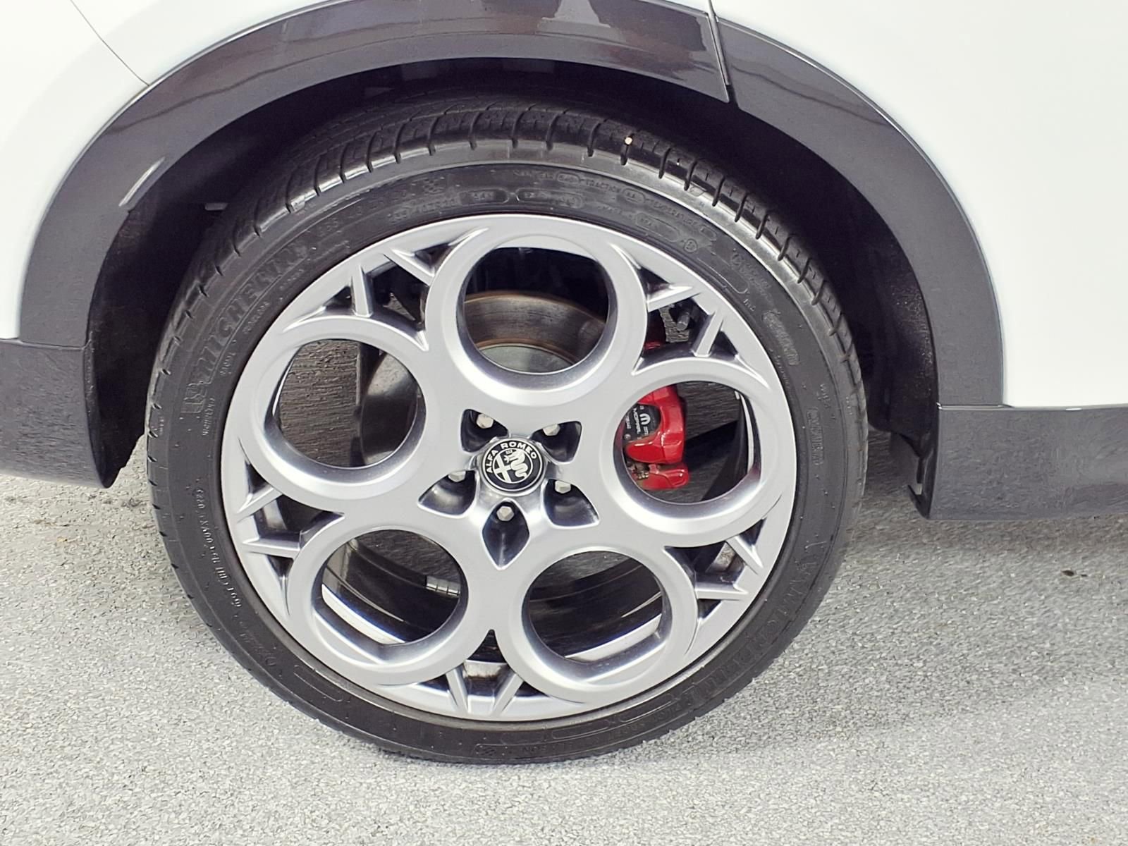 Used 2024 Alfa Romeo Tonale Veloce image 3