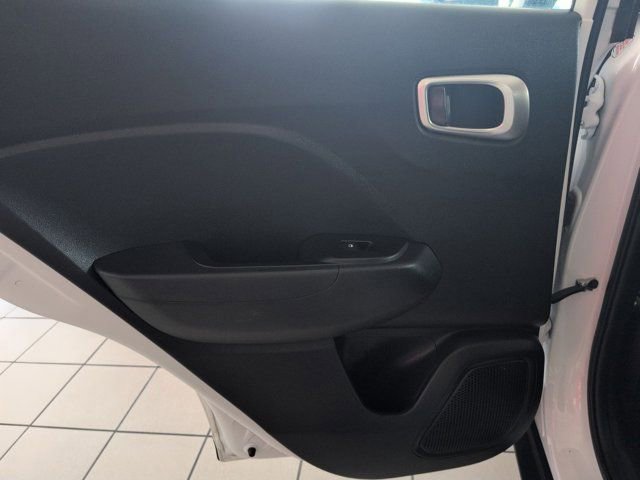 Used 2025 Hyundai Venue SEL FWD image 25