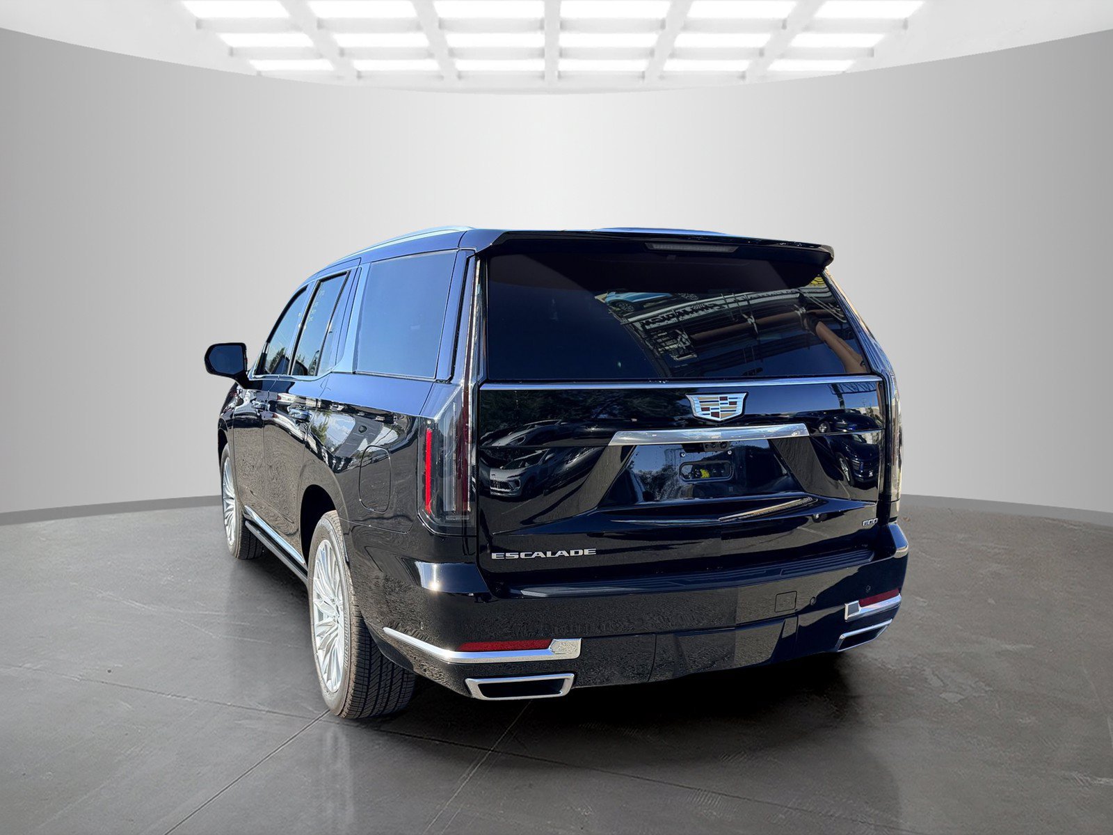 Used 2026 Cadillac Escalade Luxury w/ Touring Package AWD/4WD image 7