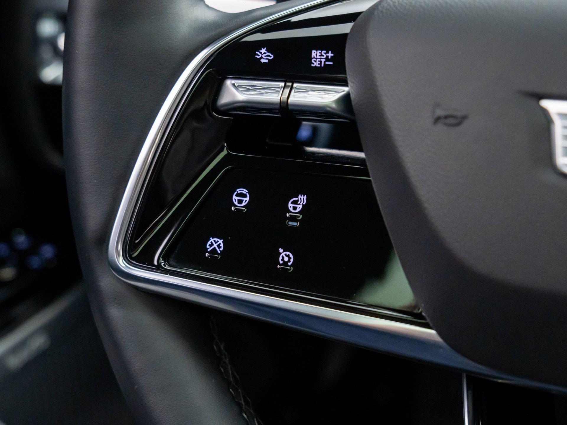 Certified 2024 Cadillac Lyriq Luxury w/ LPO, Floor Liner Package image 31