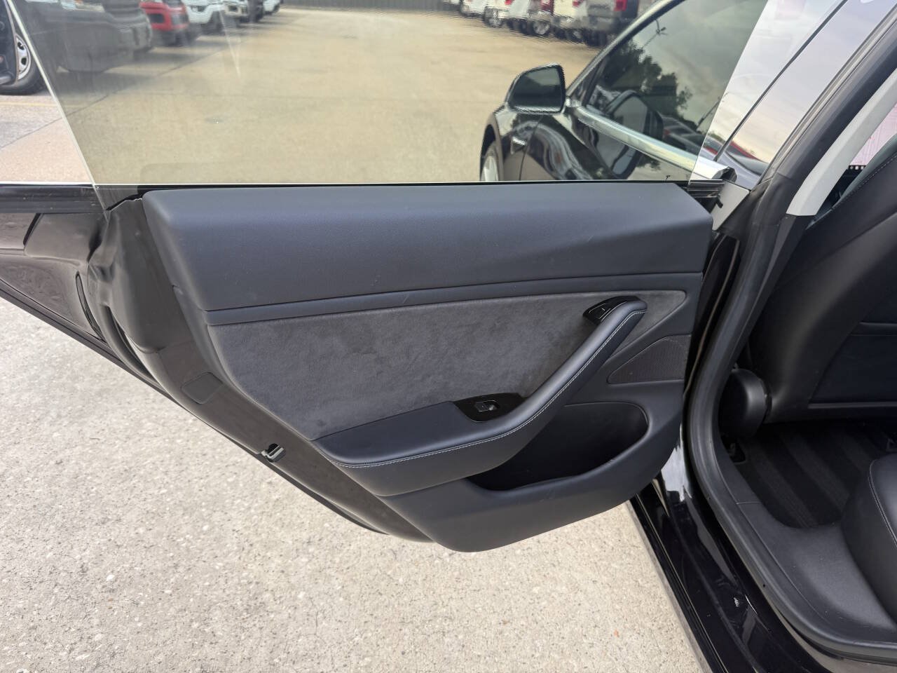 Used 2018 Tesla Model 3 Long Range RWD image 15