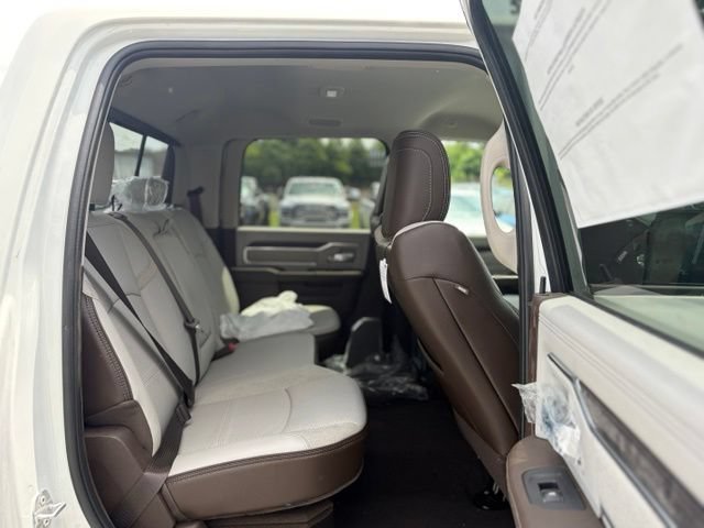 New 2026 RAM 2500 Laramie AWD/4WD image 34