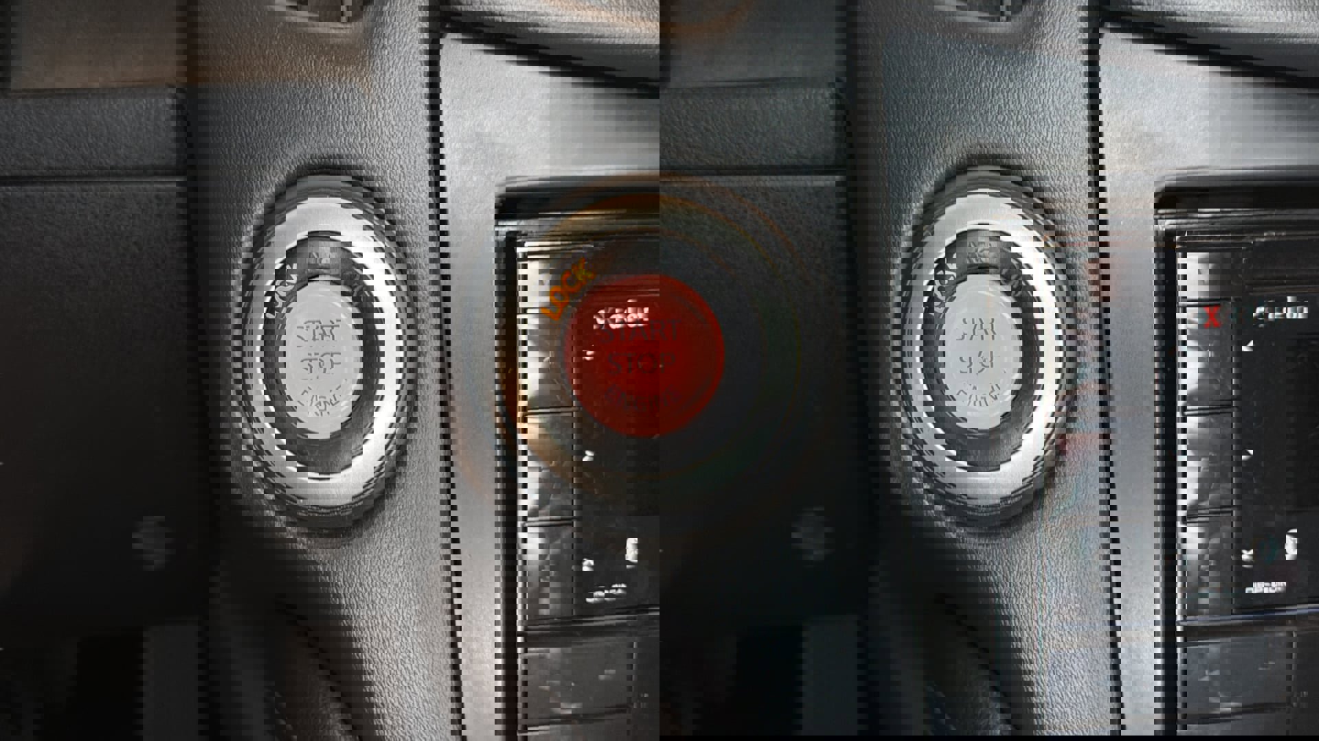 Used 2016 Nissan 370Z Coupe image 25