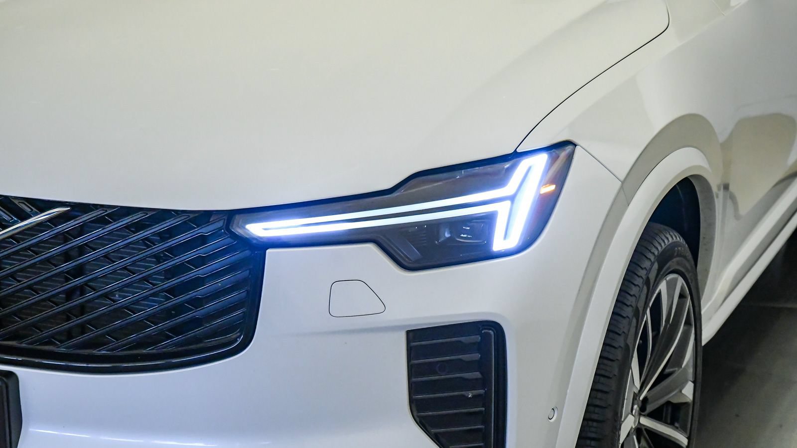 Certified 2026 Volvo XC90 B6 Ultra w/ Protection Package AWD/4WD image 9