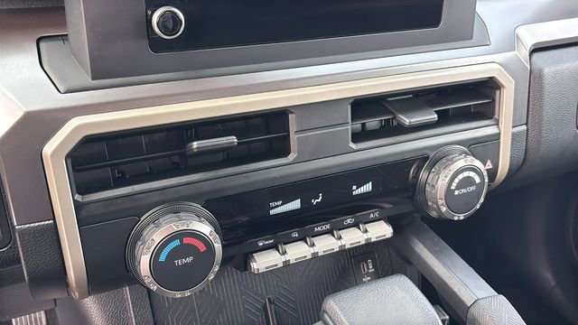 Used 2025 Toyota Tacoma SR5 AWD/4WD image 19