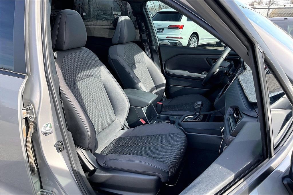 Used 2025 Subaru Forester Premium image 10