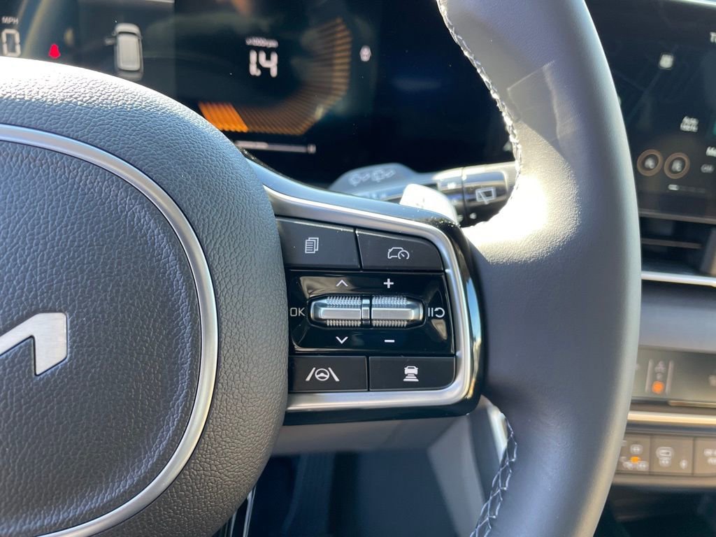 New 2026 Kia Carnival EX image 18