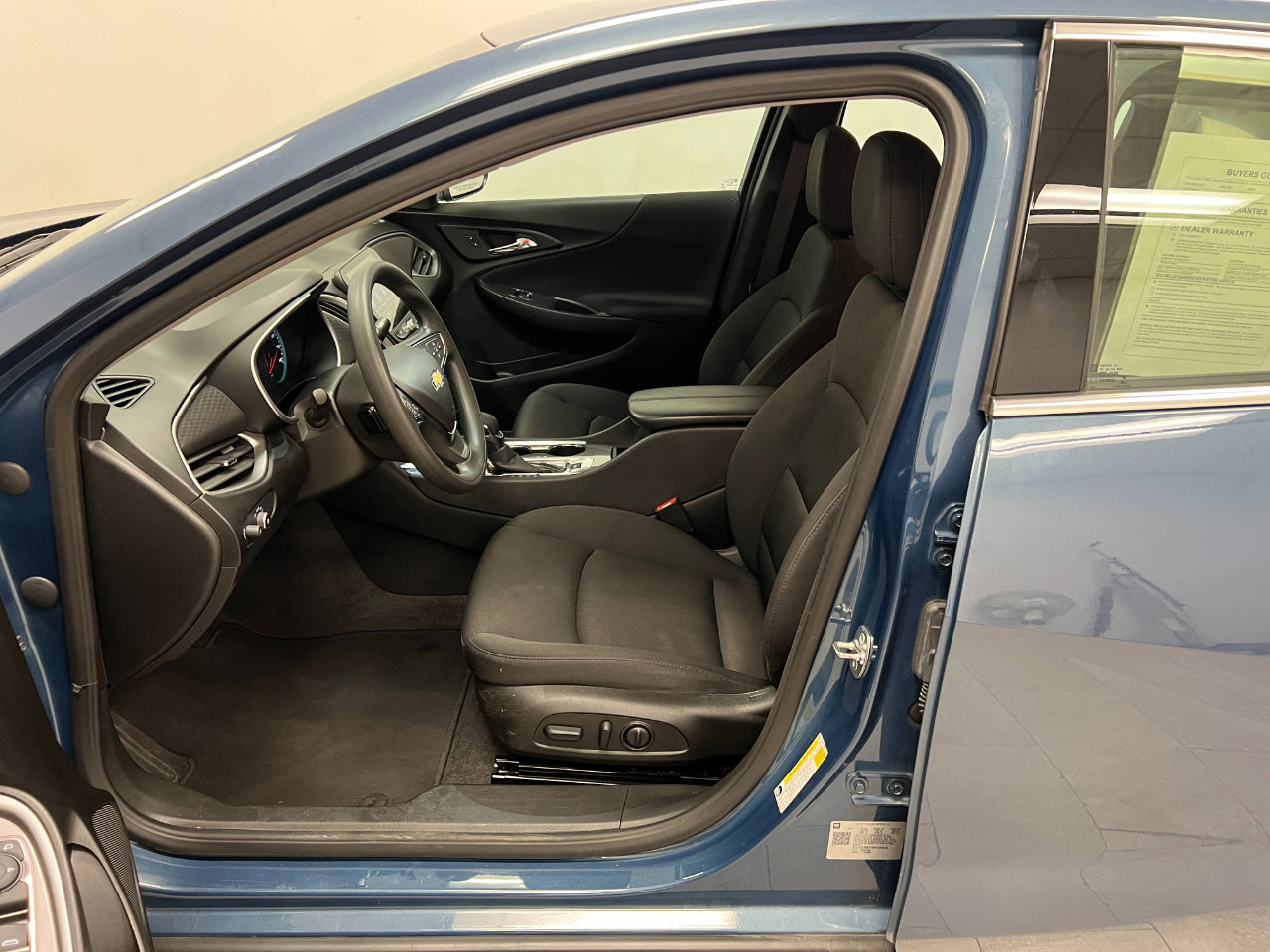 Used 2024 Chevrolet Malibu LT image 22