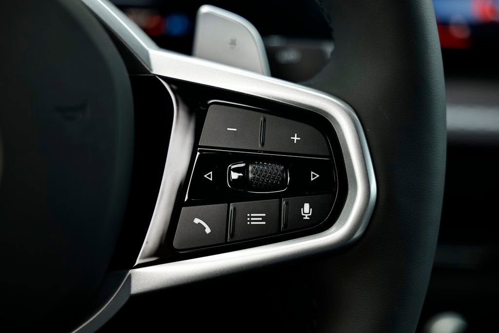 Used 2026 BMW 330i Sedan w/ M Sport Package image 34