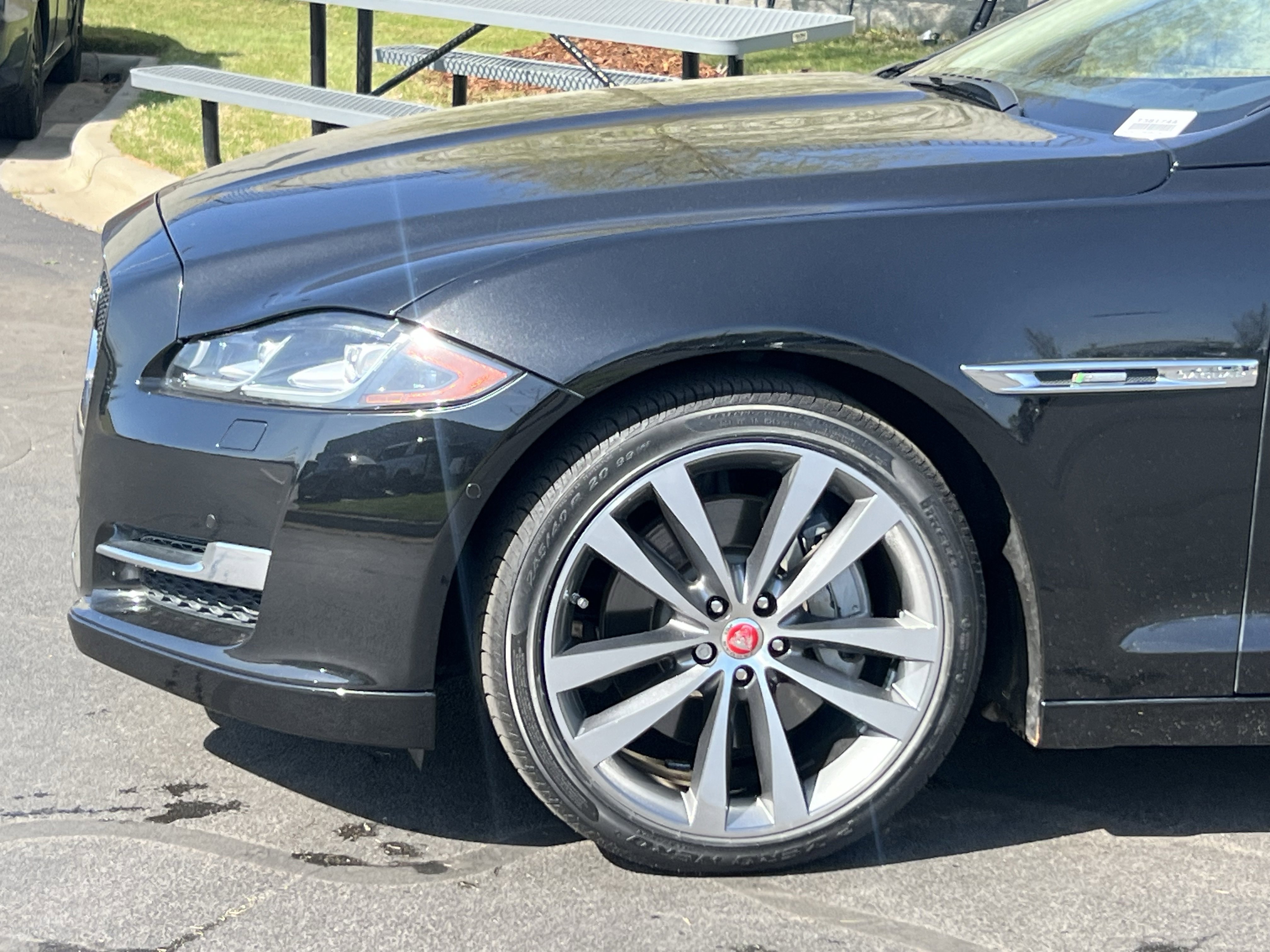 Used 2019 Jaguar XJ R-Sport image 12