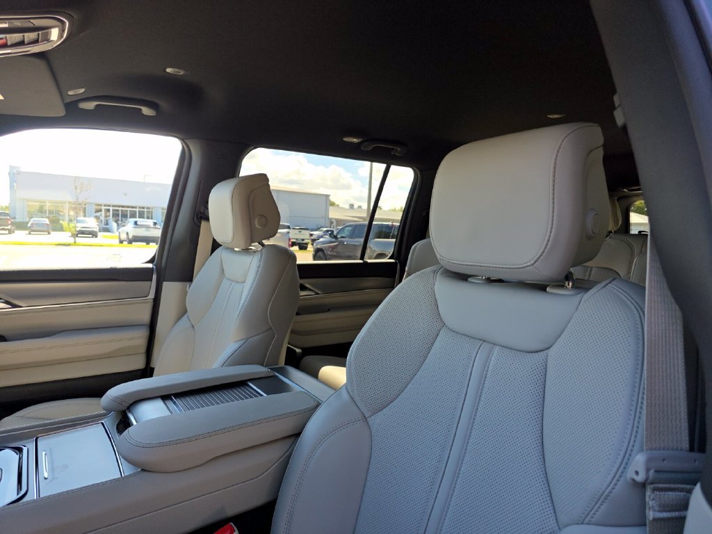 New 2027 Jeep Grand Wagoneer 4WD image 28