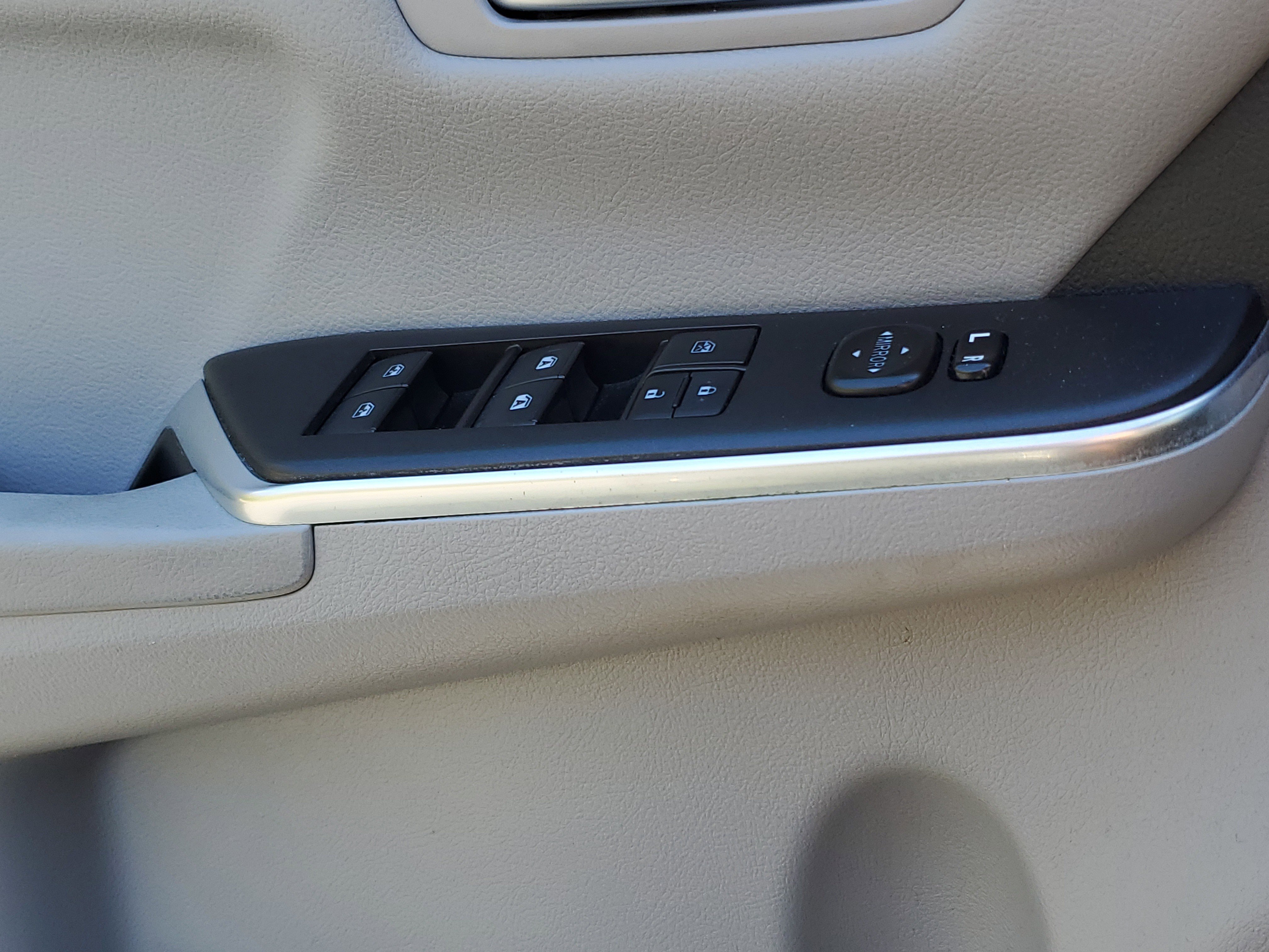 Used 2016 Toyota Camry SE image 22