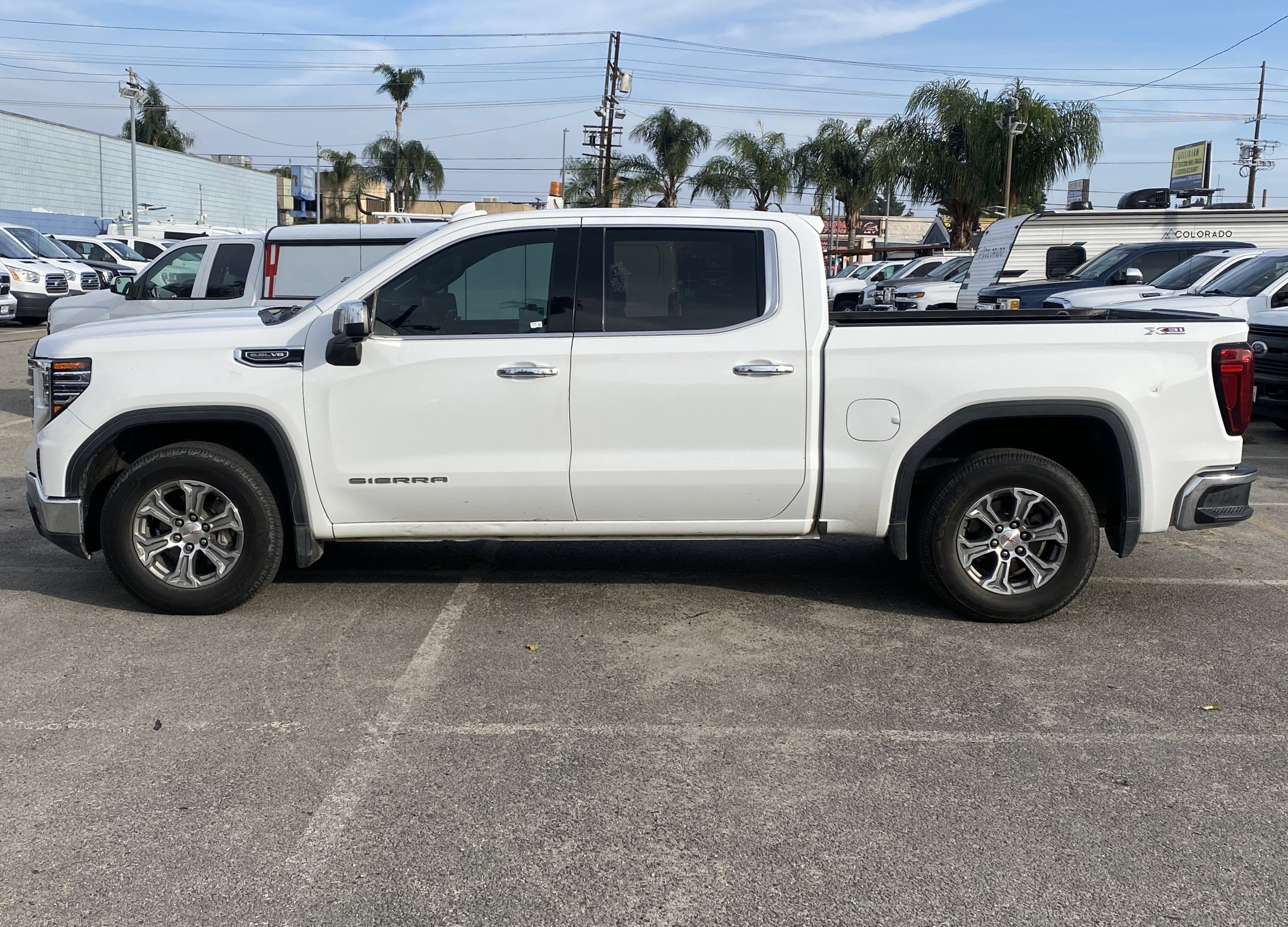Used 2022 GMC Sierra 1500 SLT w/ SLT Convenience Package image 11