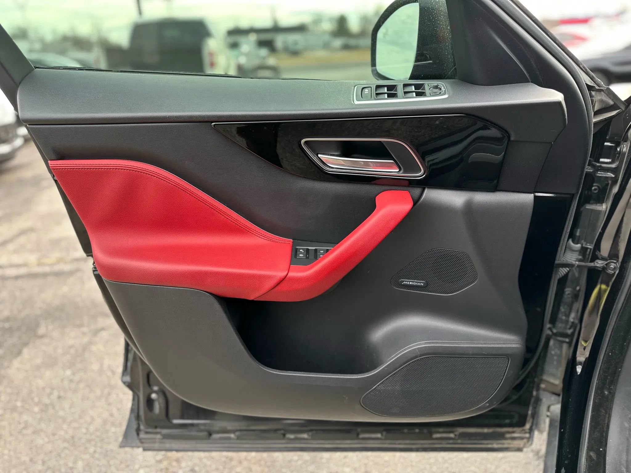 Used 2017 Jaguar F-PACE S image 20