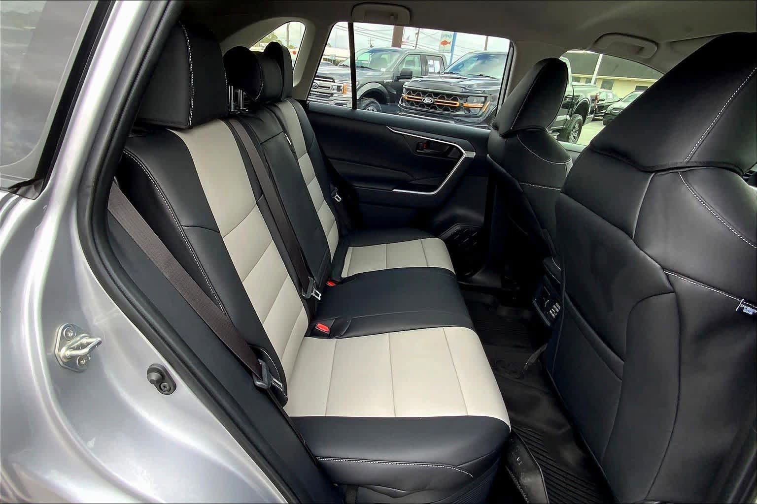 Used 2025 Toyota RAV4 LE AWD/4WD image 19