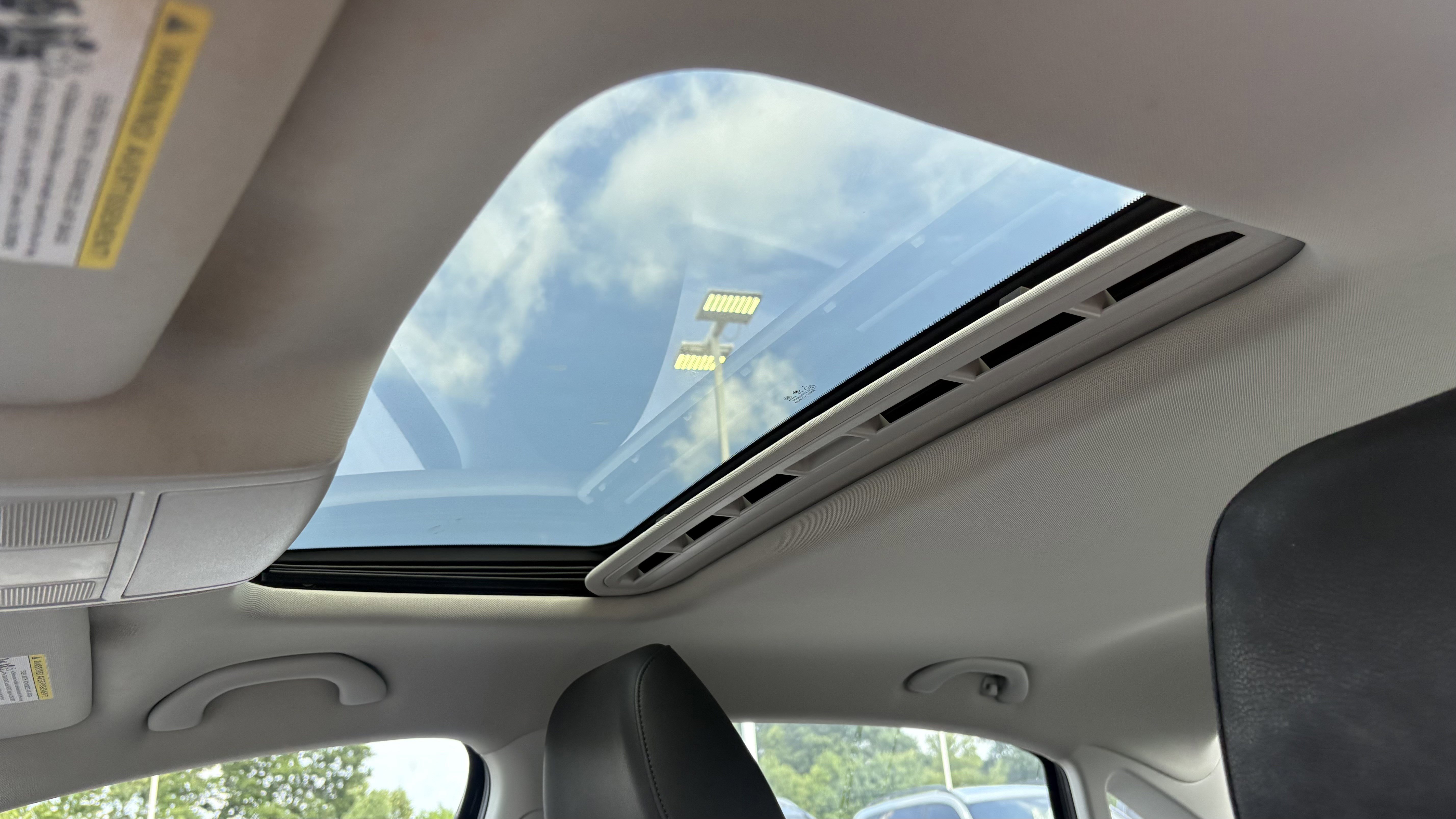 Used 2019 Volkswagen Passat 2.0T Wolfsburg w/ Wheels & Sunroof Package FWD image 29