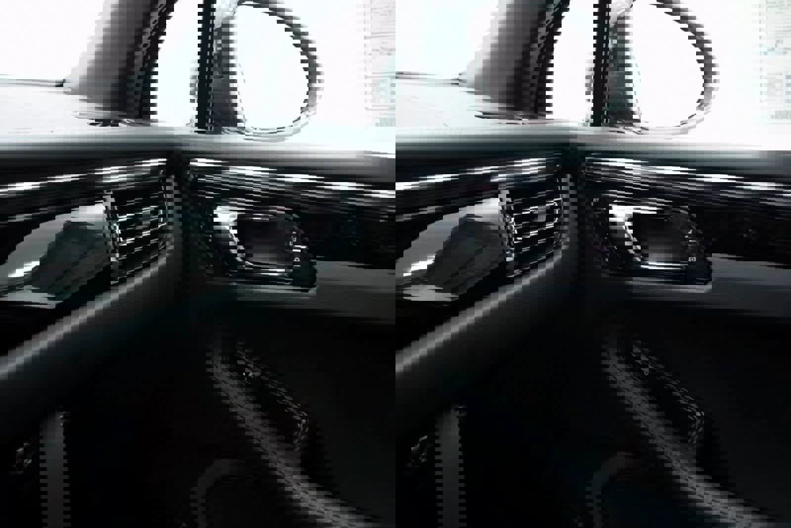 Certified 2025 Porsche Macan Turbo image 24