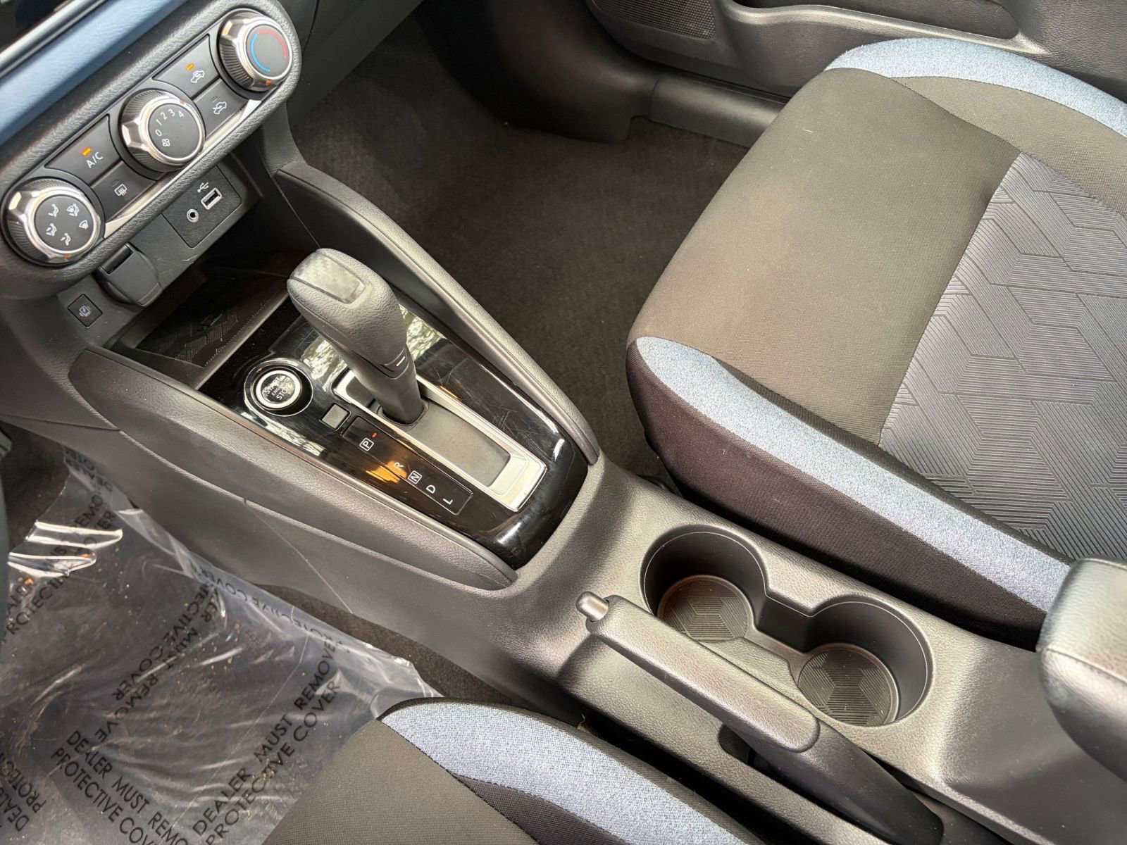 Used 2025 Nissan Versa SV FWD image 40