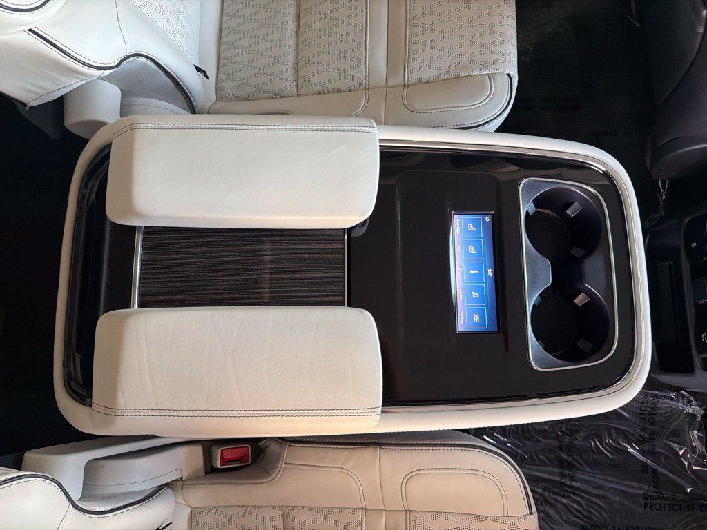 Used 2024 Lincoln Navigator Black Label AWD/4WD image 36