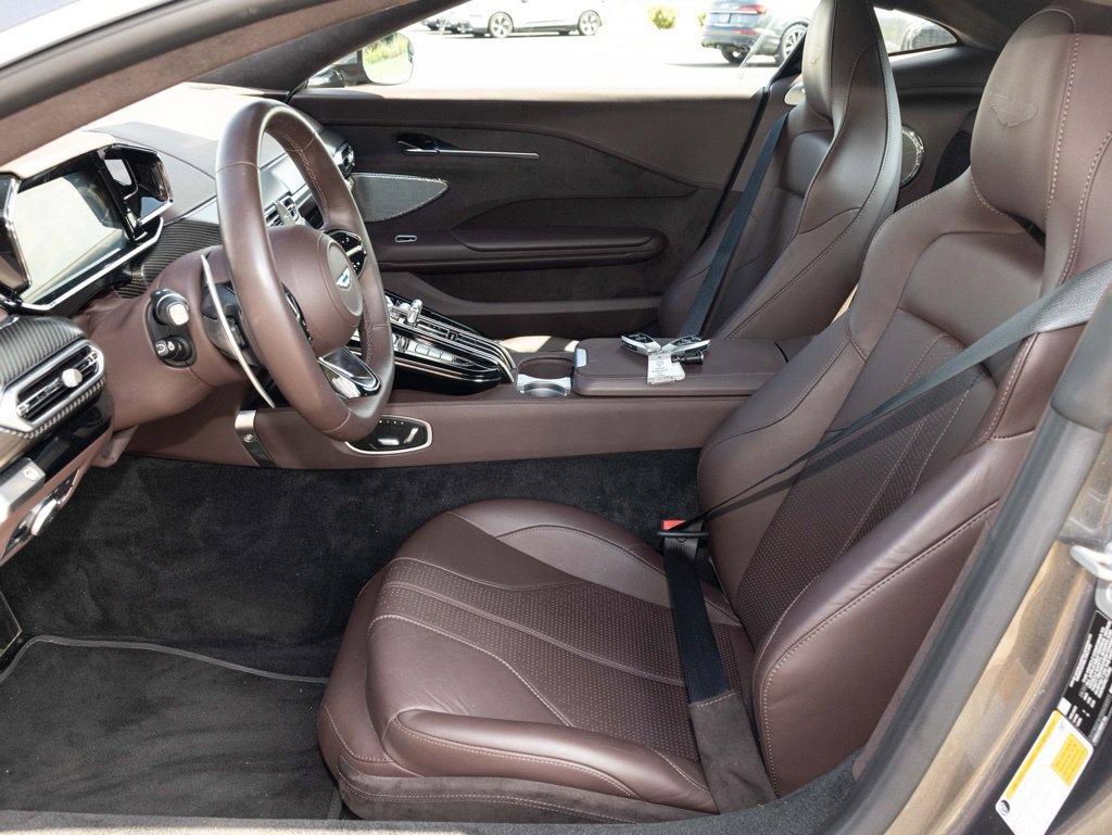 Used 2025 Aston Martin V8 Vantage Coupe RWD image 25