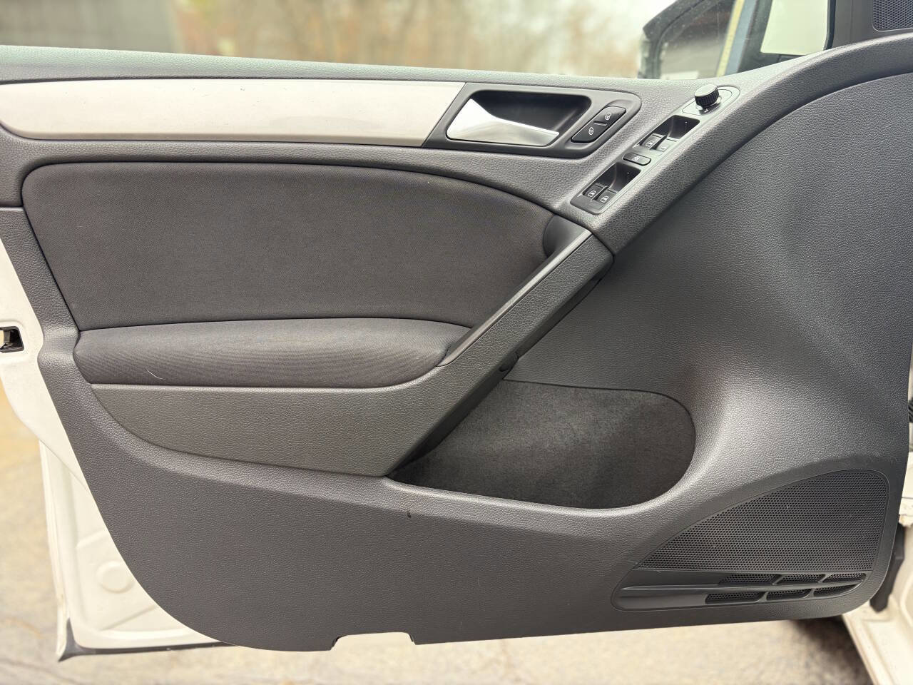 Used 2013 Volkswagen Golf 4-Door image 11