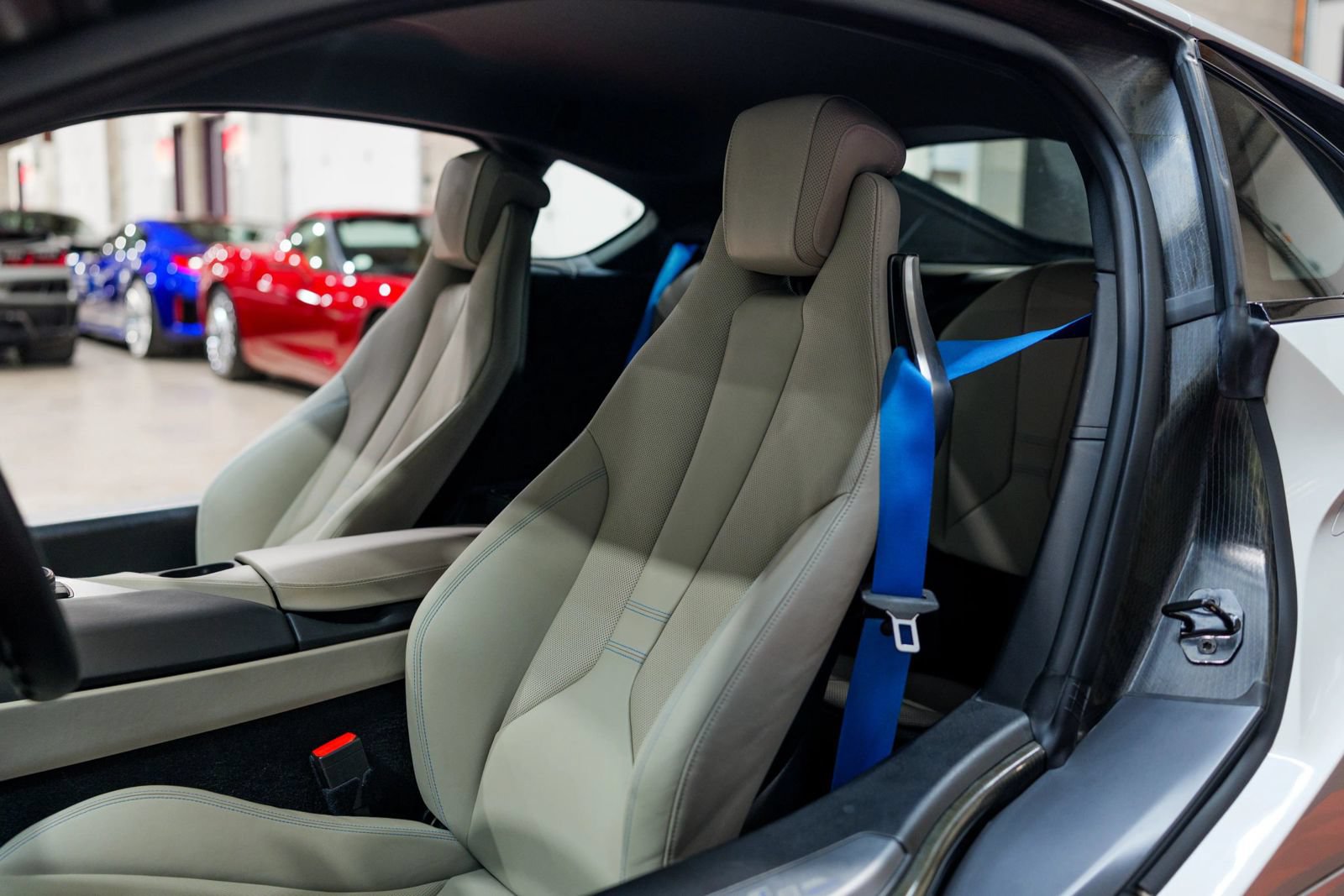 Used 2015 BMW i8 AWD/4WD image 7
