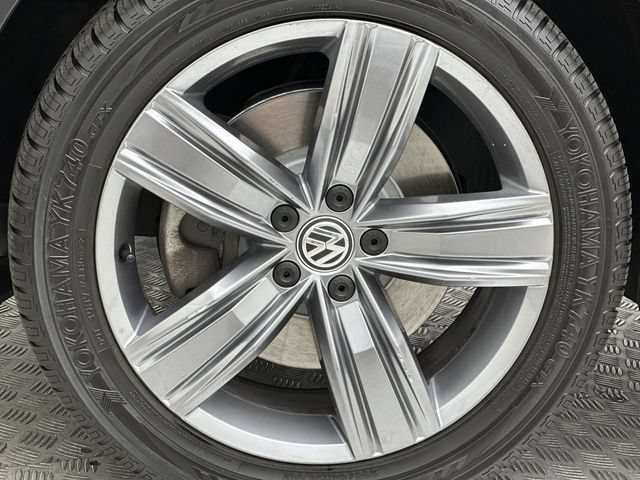 Used 2018 Volkswagen Tiguan SEL Premium w/ 3rd Row Seat Package AWD/4WD image 10