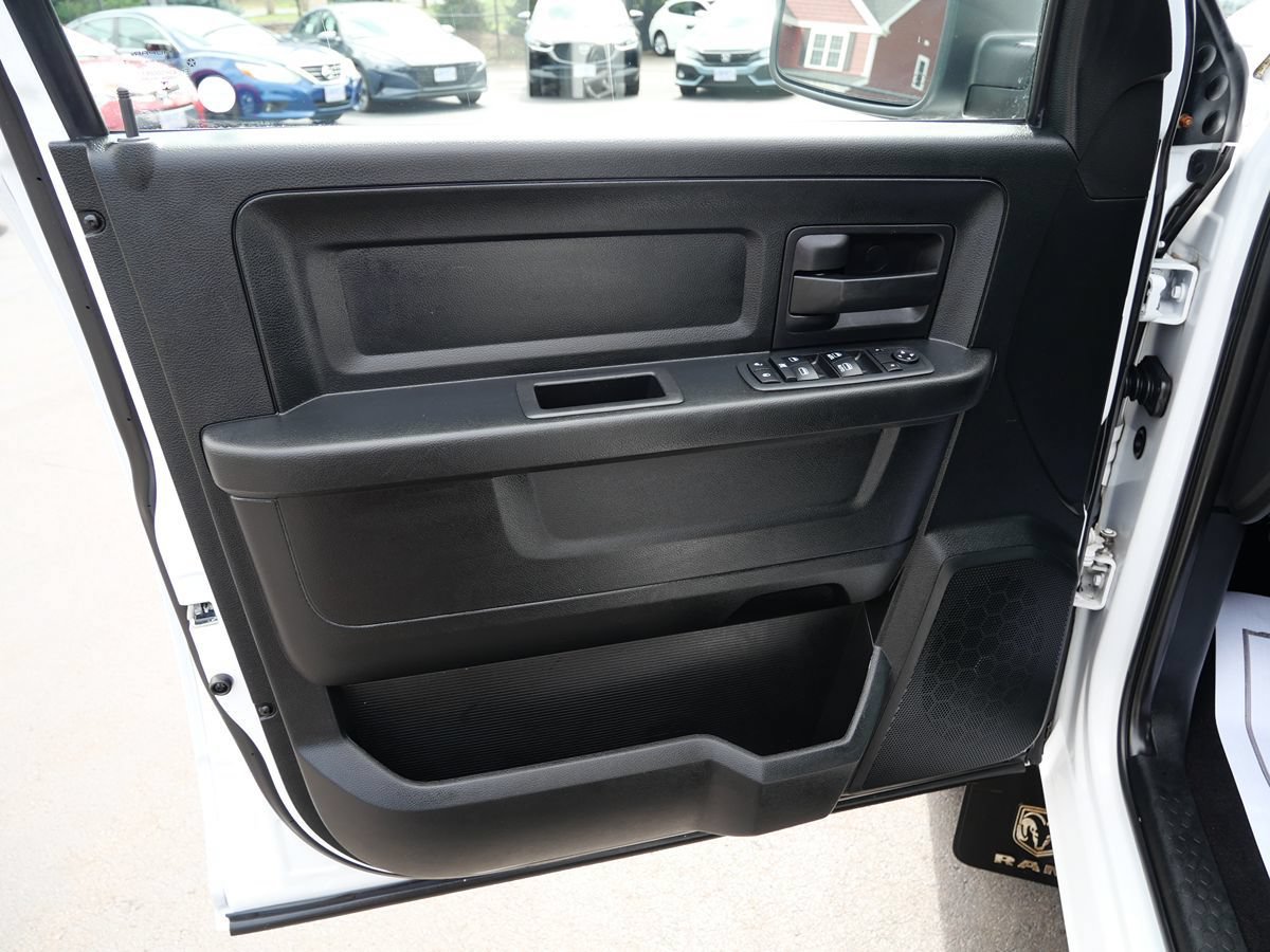Used 2018 RAM 1500 Express w/ Express Value Package AWD/4WD image 11