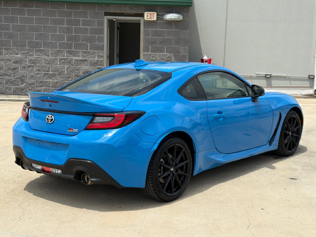 Used 2022 Toyota GR86 Premium RWD image 4